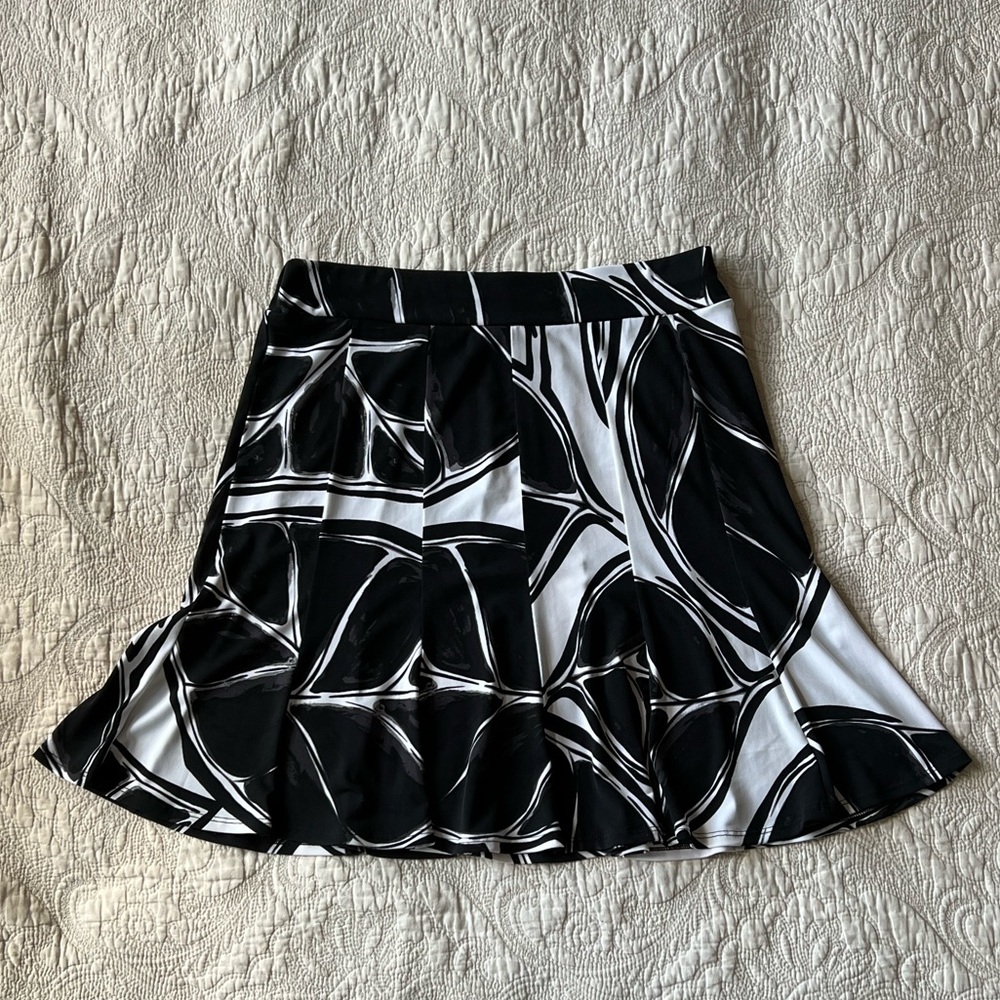 WHITE HOUSE BLACK MARKET Skirt